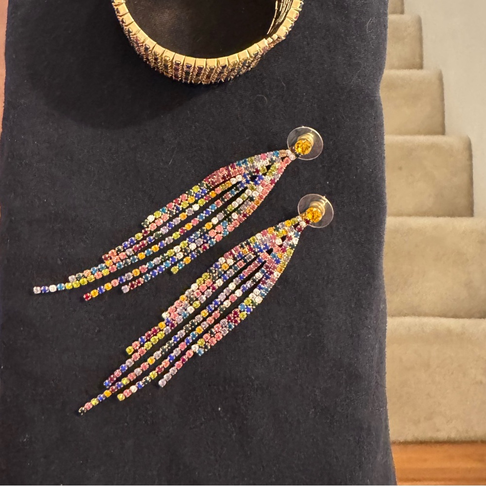Multi tone jewels dangle earrings and bracelet